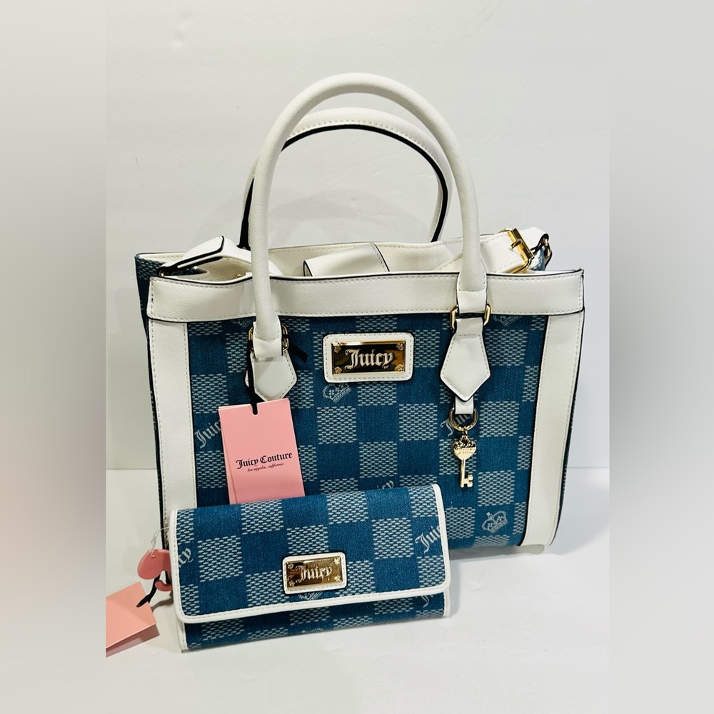 Juicy Couture Miss Independent Tote Bag With Matching Wallet / Med Wash Demin